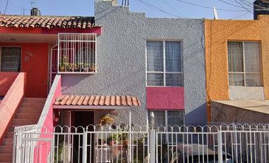 SK17REMATE BANCARIO CASA EN LOMAS DE SAN MIGUEL TLAQUEPAQUE PAGO EN 2 EXHIBICIONES NO INFONAVIT