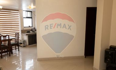 Casa Con Locales Comerciales de Venta en Atuntaqui