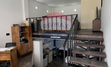 Casa Con Locales Comerciales de Venta en Atuntaqui