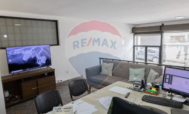 Casa Con Locales Comerciales de Venta en Atuntaqui