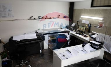 Casa Con Locales Comerciales de Venta en Atuntaqui