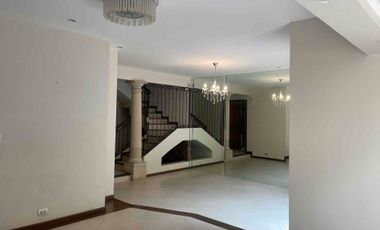 RENTA de Casa en Lomas del Campeste en Valle Oriente frente a parque en  San Pedro Garza , Garcia