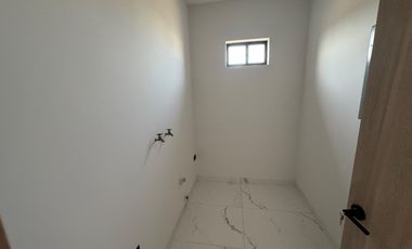 En venta casa de 3 dormitorios en Isla celeste en Samborondón.(IC)