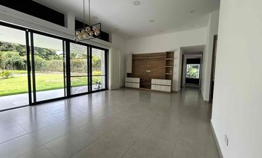 hermosa casa en condominio