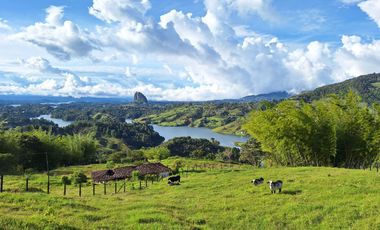 Finca en venta con espectacular vista al embalse Peñol Guatapé