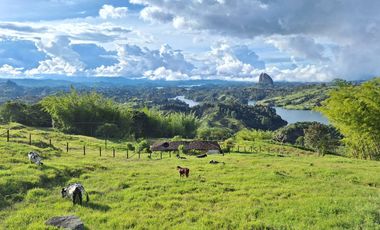 Finca en venta con espectacular vista al embalse Peñol Guatapé