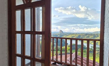 Finca en venta con espectacular vista al embalse Peñol Guatapé