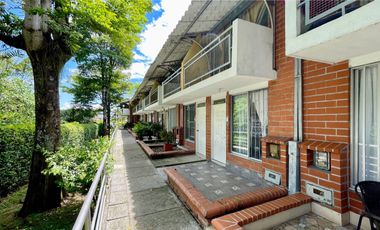 Extraordinaria casa en Colores de la Villa Conjunto Residencial con 3 alcobas. Villa Olimpica. Pereira.