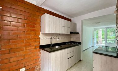 Extraordinaria casa en Colores de la Villa Conjunto Residencial con 3 alcobas. Villa Olimpica. Pereira.