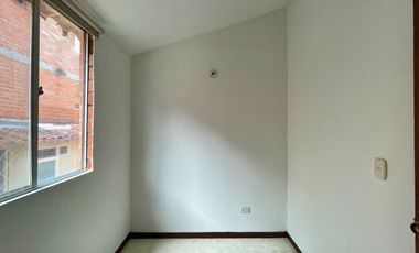 Extraordinaria casa en Colores de la Villa Conjunto Residencial con 3 alcobas. Villa Olimpica. Pereira.