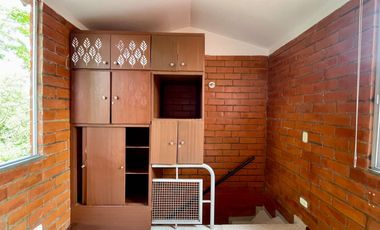 Extraordinaria casa en Colores de la Villa Conjunto Residencial con 3 alcobas. Villa Olimpica. Pereira.
