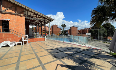 Extraordinaria casa en Colores de la Villa Conjunto Residencial con 3 alcobas. Villa Olimpica. Pereira.