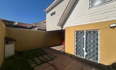 Se vende amplia y cómoda en $160.000.000 casa 4 Dormitorios 2 baños calle Nueva 1 comuna de  Cerrillos