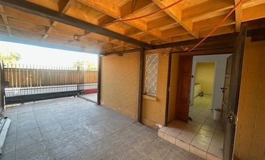 Se vende amplia y cómoda en $160.000.000 casa 4 Dormitorios 2 baños calle Nueva 1 comuna de  Cerrillos