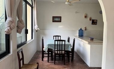 ¡Se Vende Casa Espaciosa en el Corazón de Tecpan!