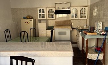 ¡Se Vende Casa Espaciosa en el Corazón de Tecpan!