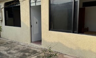 ¡Se Vende Casa Espaciosa en el Corazón de Tecpan!