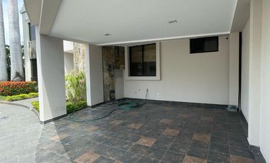 Casa de alquiler en sector UEES