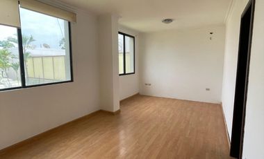 Casa de alquiler en sector UEES