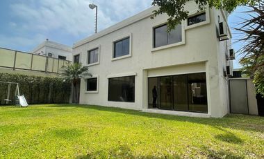 Casa de alquiler en sector UEES