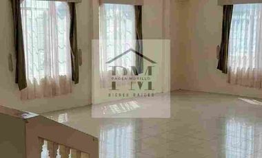 Alquilo Locales Comerciales,   Bellavista Avenida Principal- Norte de Guayaquil cerca a Estadio Barcelona.