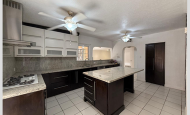 Renta casa Fracc. Jardines de Senecú