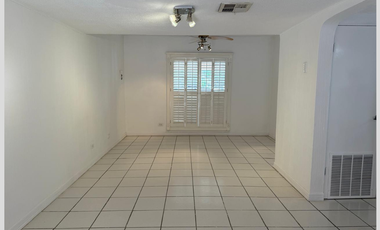 Renta casa Fracc. Jardines de Senecú