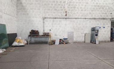 Bodega de alquiler en el km 16 de la Vía a Daule, 312 m2 de construcción.