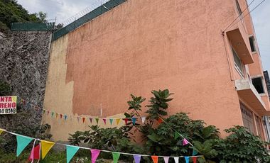 Terreno ascendente excavado y listo para construir Casa o Departamentos a 500 mts de Cd Brisas, en calle cerrada y muy tranquila