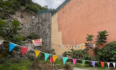 Terreno ascendente excavado y listo para construir Casa o Departamentos a 500 mts de Cd Brisas, en calle cerrada y muy tranquila