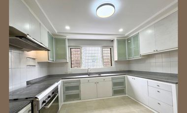 Big Horseshoe Townhouse for Sale! Quezon City