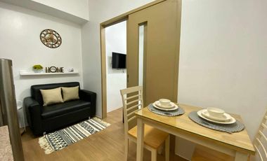 Fully Furnished 1 Bedroom condo with balcony and free access to swimming pool, gym, minipark & playground