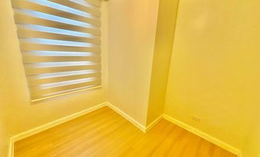 FOR RENT - LARGE 1BR UNIT WITH BALCONY SEA & MOUNTAINVIEW IN MANDANI BAY CEBU. WITH EXTRA ROOM FOR OFFICE OR MAID'S ROOM.
