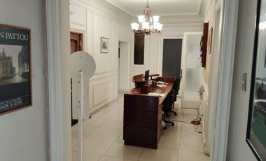 Venta Amplia Oficina Comercial Comuna de Providencia
