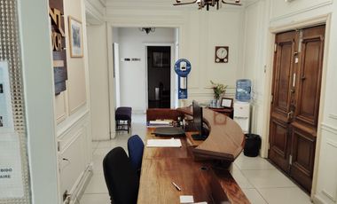 Venta Amplia Oficina Comercial Comuna de Providencia