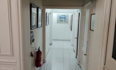 Venta Amplia Oficina Comercial Comuna de Providencia