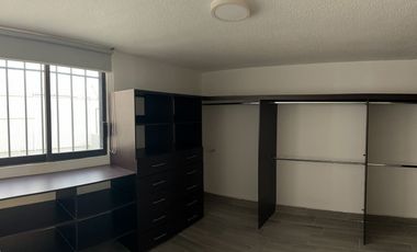 Casa en venta, a una calle de Plutarco Elias Calles, Iztacalco