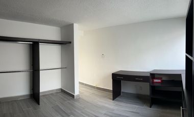 Casa en venta, a una calle de Plutarco Elias Calles, Iztacalco