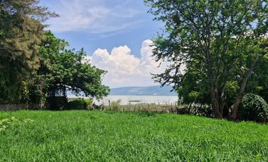 Espectacular lote frente al lago en el Chante!!!
