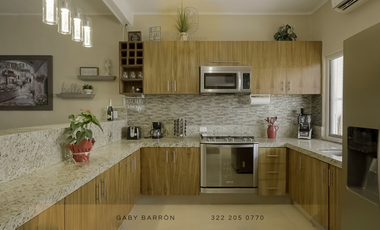 Casa en venta en Aralias, Puerto Vallarta – con mini departamento