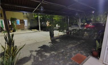 VENTA CASA EN CONJUNTO CERRADO SECTOR CISNE SANTA MARTA – H.I