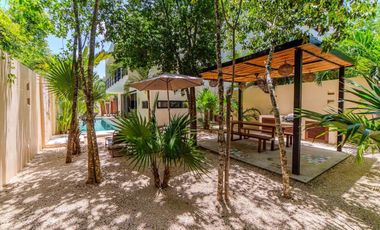 Casa independiente con gran alberca y jardín en La Veleta, Tulum