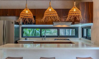 Casa independiente con gran alberca y jardín en La Veleta, Tulum