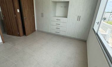 CASA EN RENTA URBANIZACION EN MANTA