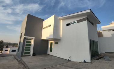 Dos Casas de Oportunidad en El Mismo Terreno en El Fracc. Cortijo San Agustín