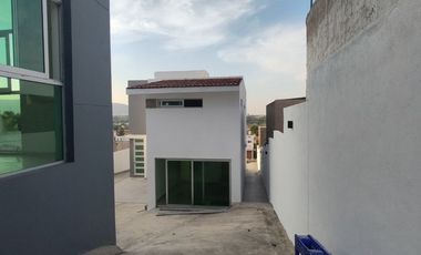 Dos Casas de Oportunidad en El Mismo Terreno en El Fracc. Cortijo San Agustín
