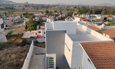Dos Casas de Oportunidad en El Mismo Terreno en El Fracc. Cortijo San Agustín