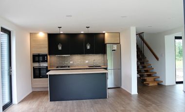 Venta Casa Galón en condominio