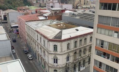 Vendemos amplio y luminoso depto en el plan de Valparaiso.