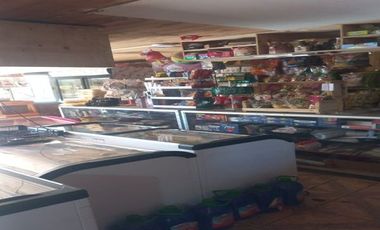 Casa Con Local Comercial en Pichilemu